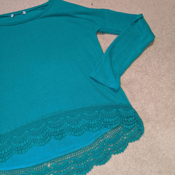 Green/blue blouse - Picture 4 of 8